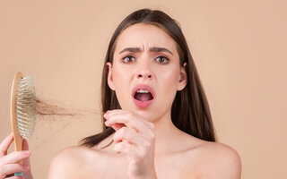 Jak zvládnout podzimní vypadávání vlasů?