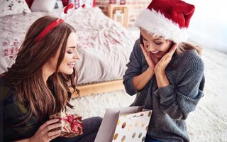 Vánoční dárkové sady: Věc, kterou si užije a ocení každý!